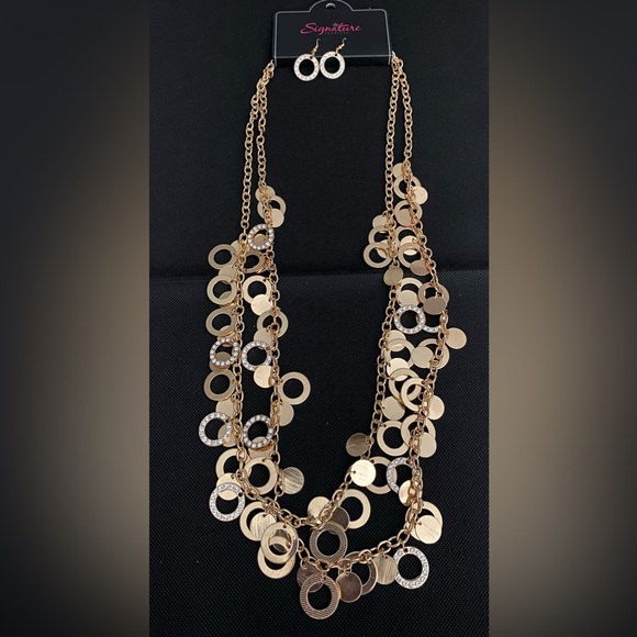 paparazzi Jewelry Long Gold The Carolyn Zi Collection Necklace